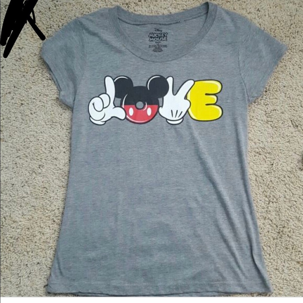 GUC Disney Mickey Mouse tee shirt medium